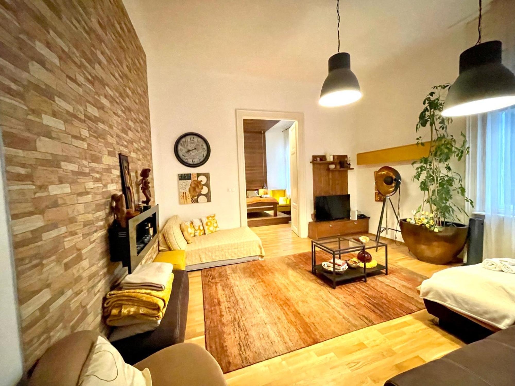 Amber Pearl Apartment 2 Rooms And 2 Bathrooms At Kalvin Square บูดาเปสต์ ภายนอก รูปภาพ