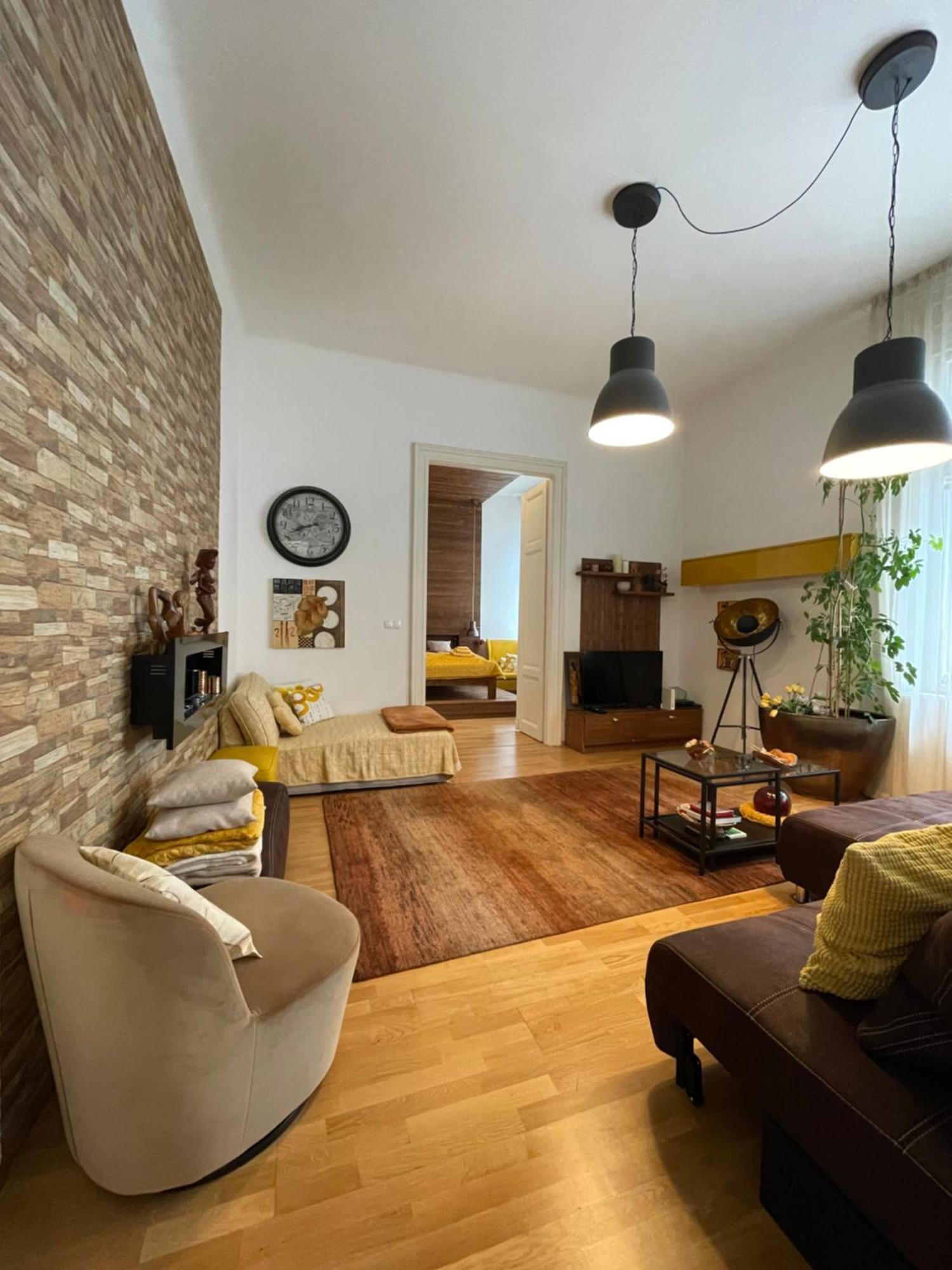 Amber Pearl Apartment 2 Rooms And 2 Bathrooms At Kalvin Square บูดาเปสต์ ภายนอก รูปภาพ